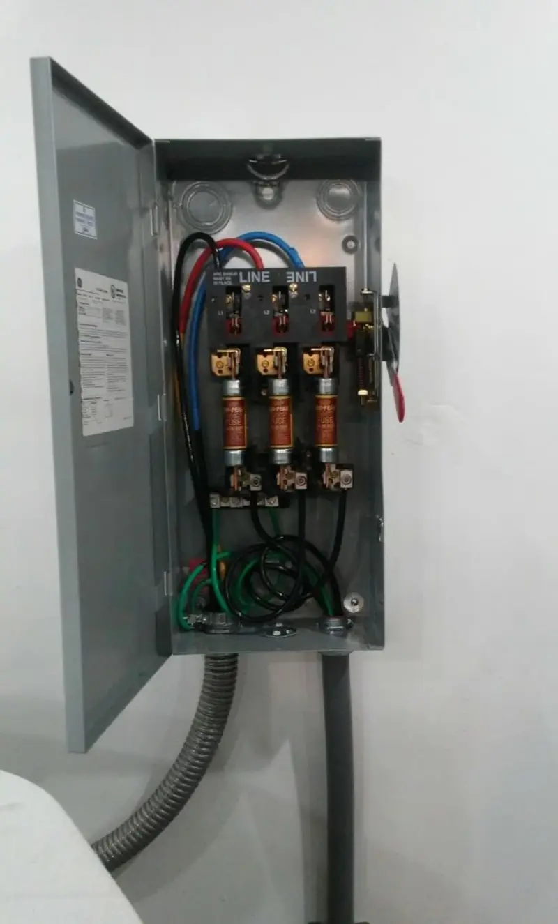 Three-phase disconnect switch installed for Smoke Detector Installation in Esopus